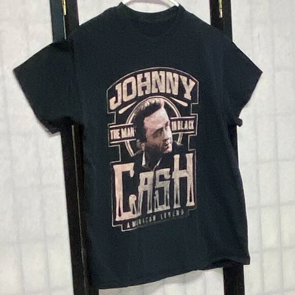 Johnny Cash The Man in Black Graphic Tee American Legend Short Sleeve Crew Neck - Picture 3 of 10